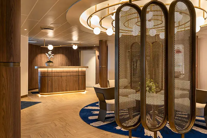 setting-sails-lobby2-700-467